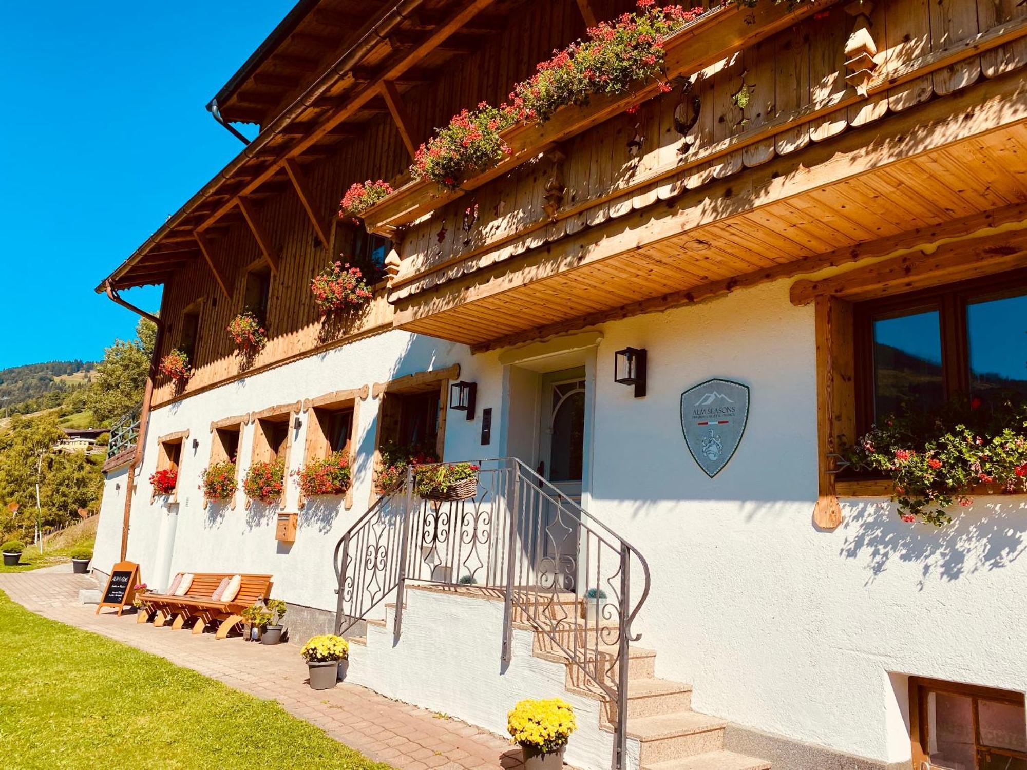 Alm Seasons Premium Chalet & Studios Saalbach-Hinterglemm Luaran gambar
